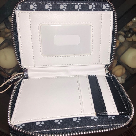 SOLD!!DISNEY DOG HOUSES BACKPACK AND WALLET - Picture 8 of 8